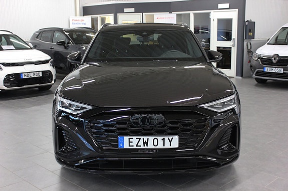 Audi Q8 9 of 25
