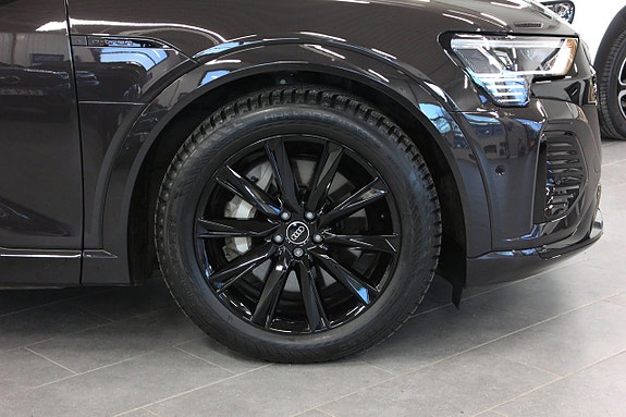 Audi Q8 14 of 25