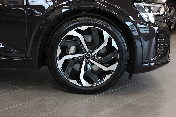 Audi Q8 13 of 25