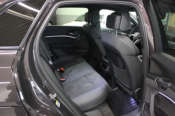 Audi Q8 6 of 25