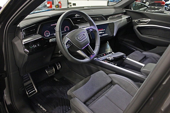 Audi Q8 3 of 5