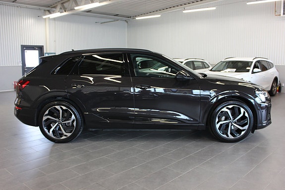 Audi Q8 17 of 25