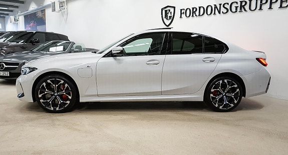 BMW 330e 3 of 5