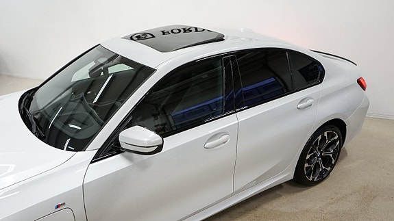 BMW 330e 4 of 5