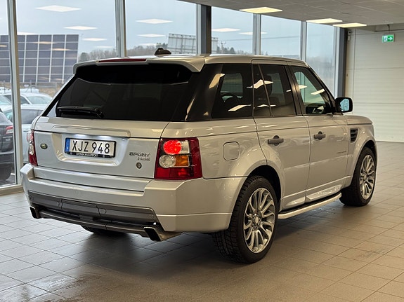 Land Rover Range Rover Sport 3 of 5