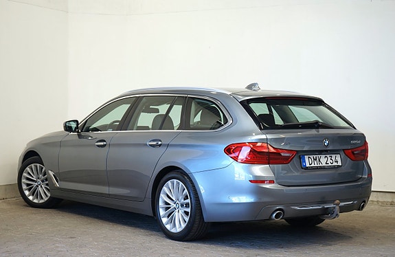 BMW 520d 3 of 5