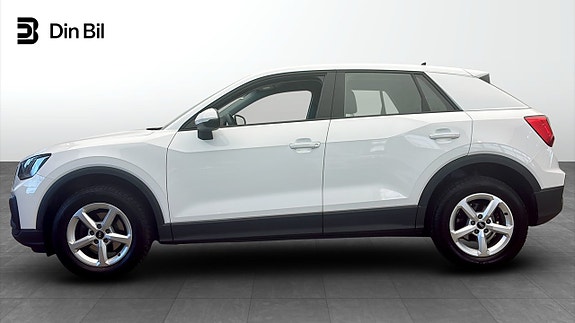 Audi Q2 2 of 13