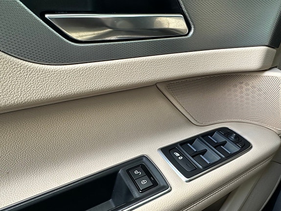 Jaguar XF 20 of 29