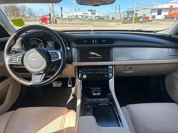 Jaguar XF 5 of 29