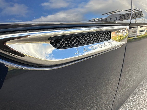 Jaguar XF 28 of 29