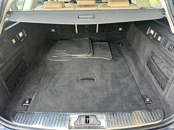 Jaguar XF 9 of 29