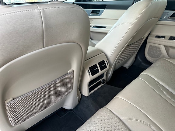 Jaguar XF 24 of 29