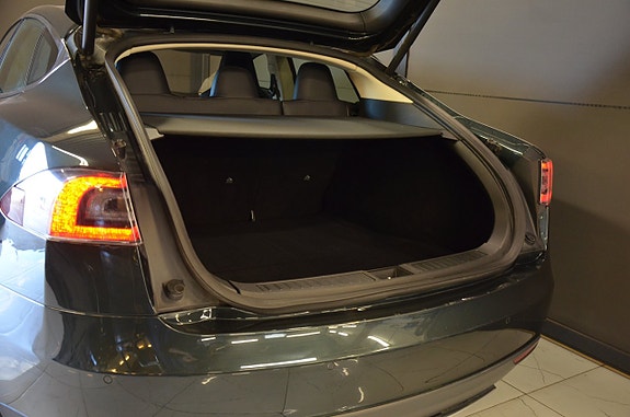 Tesla Model S 9 of 19