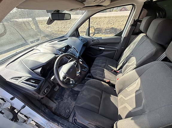 Ford Transit Connect 6 of 9