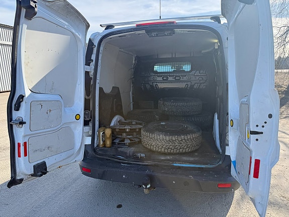 Ford Transit Connect 9 of 9