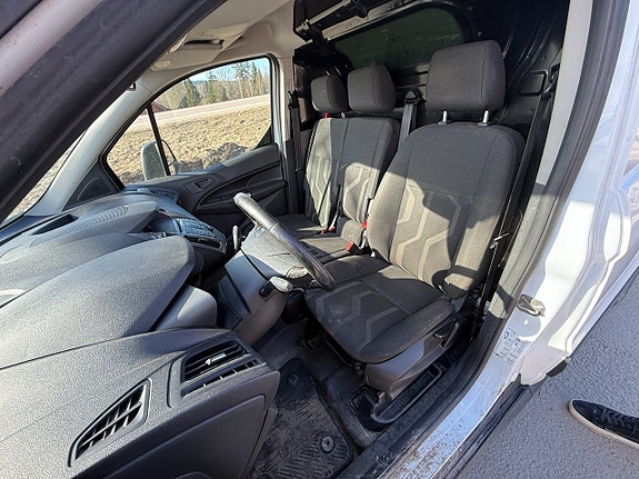Ford Transit Connect 5 of 9