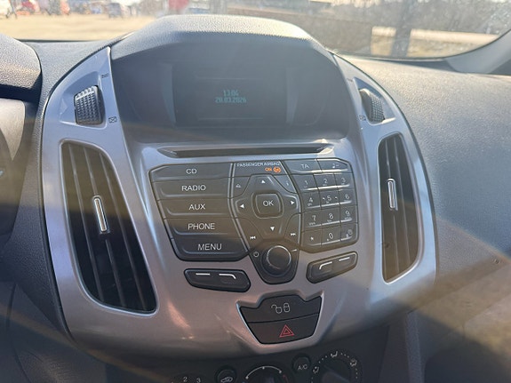 Ford Transit Connect 7 of 9