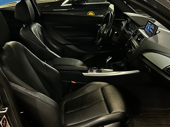 BMW M235i 4 of 5