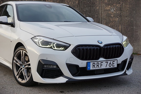 BMW 218 3 of 5
