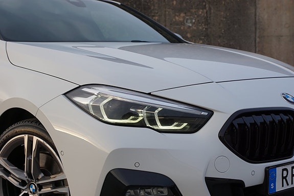 BMW 218 4 of 5