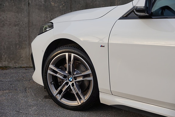BMW 218 8 of 29
