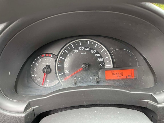 Nissan Micra 19 of 22