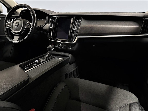 Volvo V90 Cross Country 13 of 26