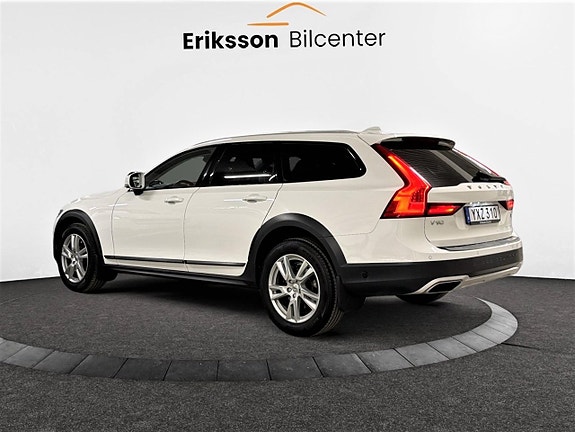 Volvo V90 Cross Country 4 of 5