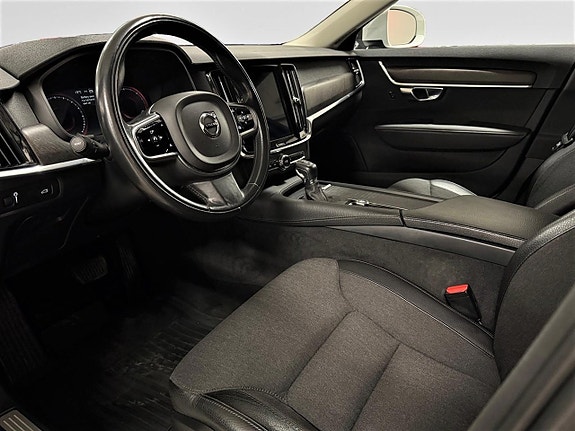 Volvo V90 Cross Country 11 of 26