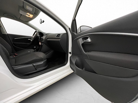 Volkswagen Polo 20 of 26