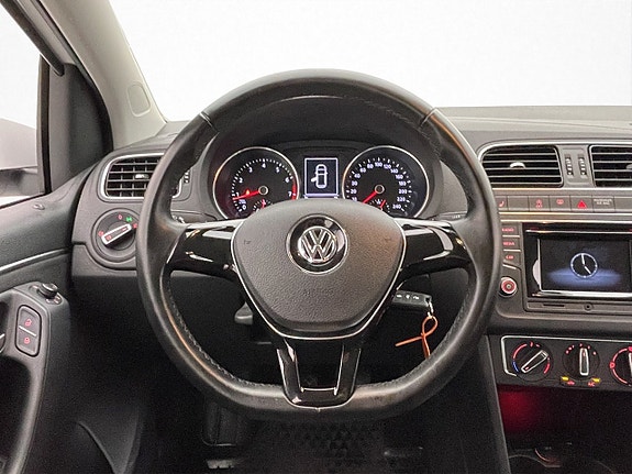 Volkswagen Polo 13 of 26