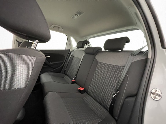 Volkswagen Polo 21 of 26