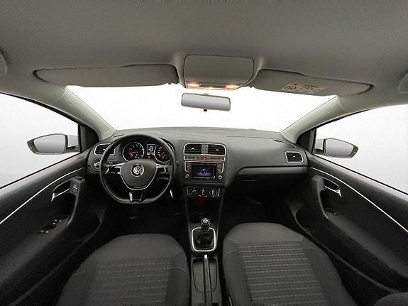 Volkswagen Polo 10 of 26