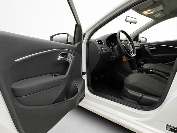 Volkswagen Polo 8 of 26