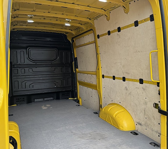 Volkswagen e-Crafter 35 17 of 21