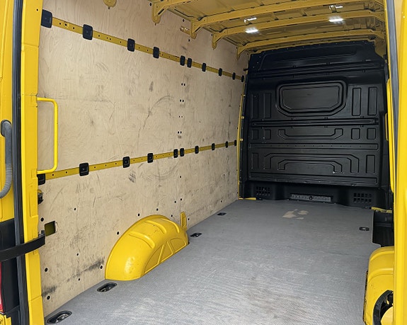 Volkswagen e-Crafter 35 16 of 21