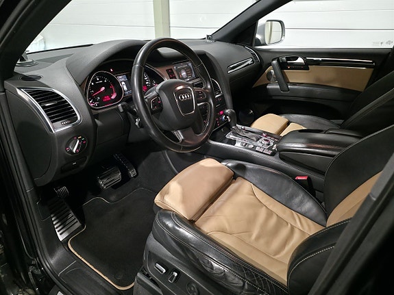 Audi Q7 4 of 5