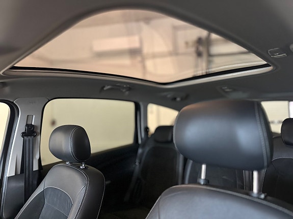 Ford S-MAX 13 of 28