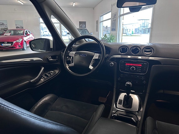 Ford S-MAX 11 of 28