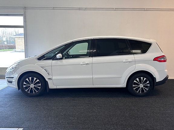 Ford S-MAX 9 of 28