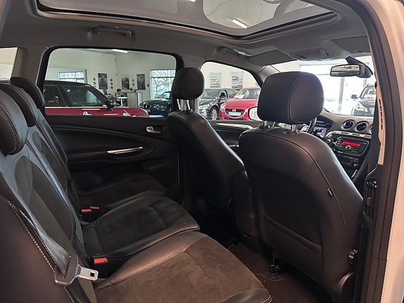 Ford S-MAX 26 of 28