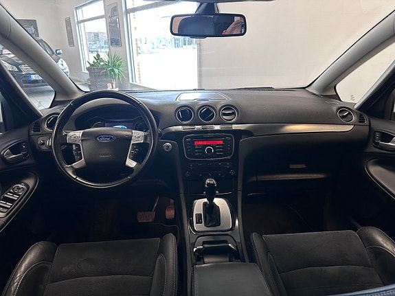 Ford S-MAX 18 of 28