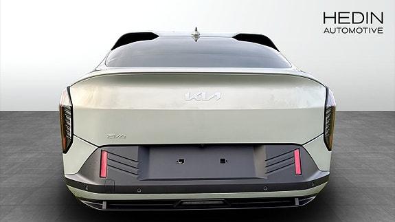 Kia EV4 5 of 12