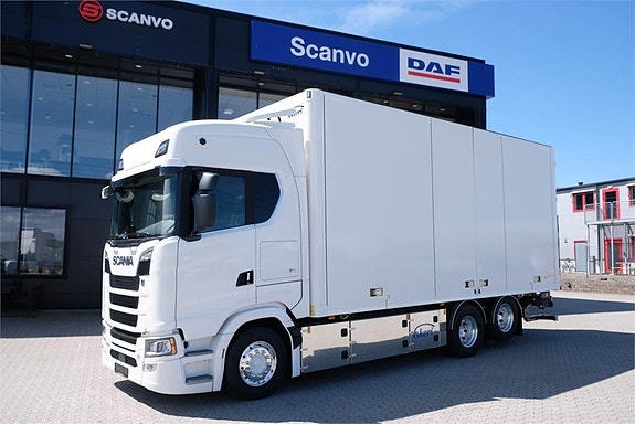 Scania S660 6x2 Ekeri skåpbil