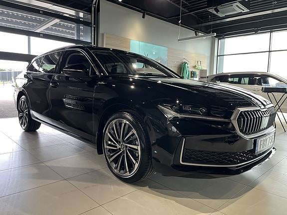 Skoda Superb 2 of 5