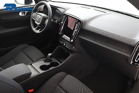 Volvo EX40 6 of 18
