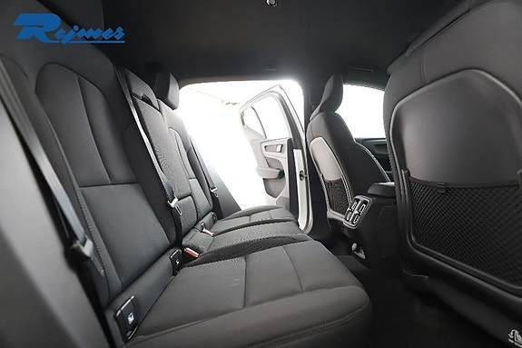 Volvo EX40 5 of 18