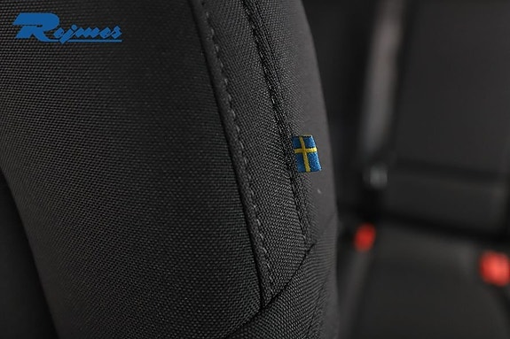 Volvo EX40 13 of 18