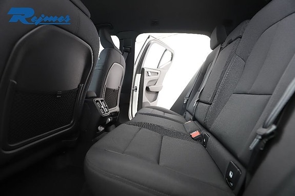 Volvo EX40 3 of 18