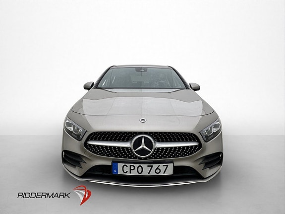 Mercedes-Benz A180 2 of 5